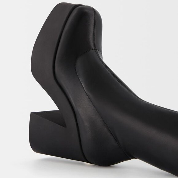 Bershka Fitted Heel Platform Boots - Picture 4 of 5